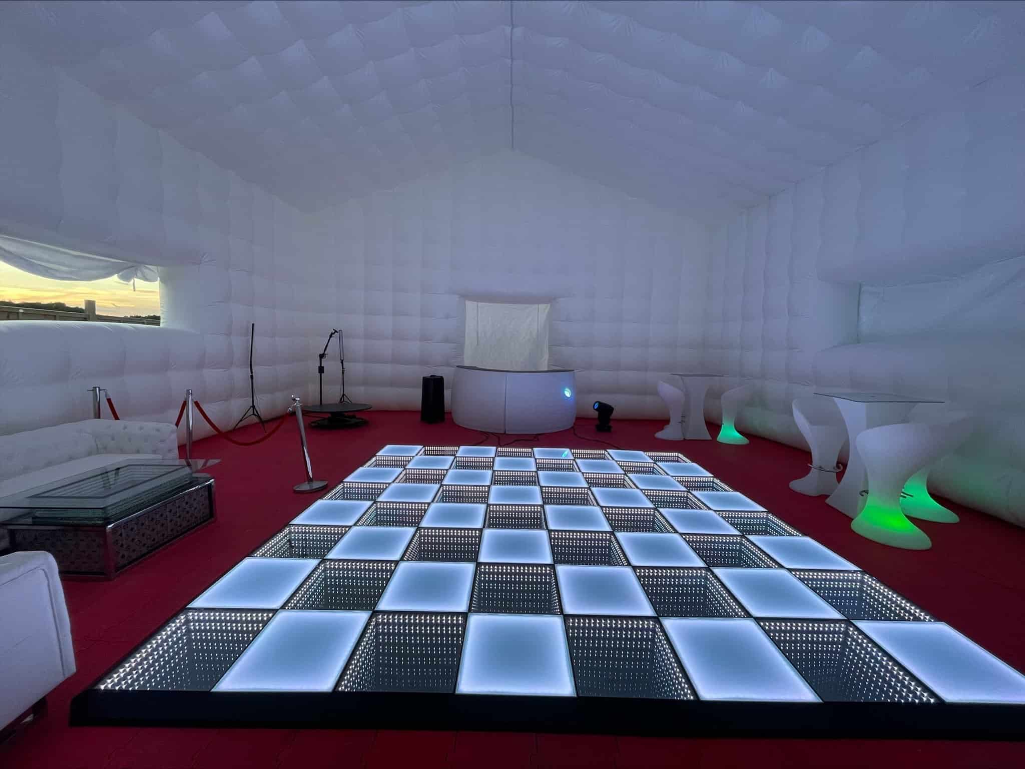 Rent dance floor online and tent